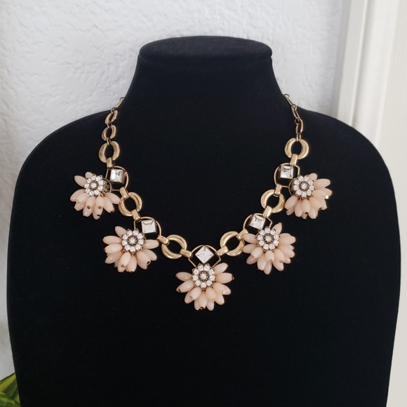 Statement Necklace - Picture 1 of 3